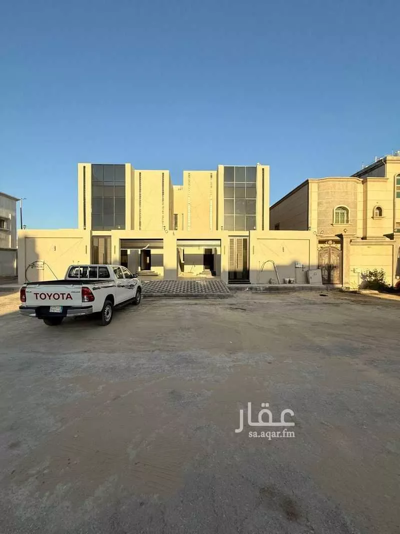 فيلا 7 غرف في ضاحية الملك فهد 3