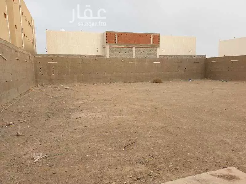 أرض 900 م² في الفروسية 5