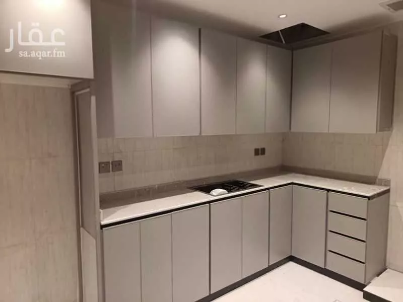 عمارة 600 م² في الوزارات 4