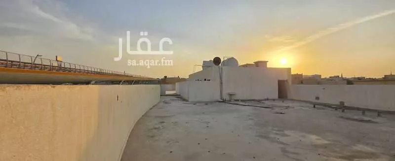 محل 1000 م² في العريجاء الوسطى 2