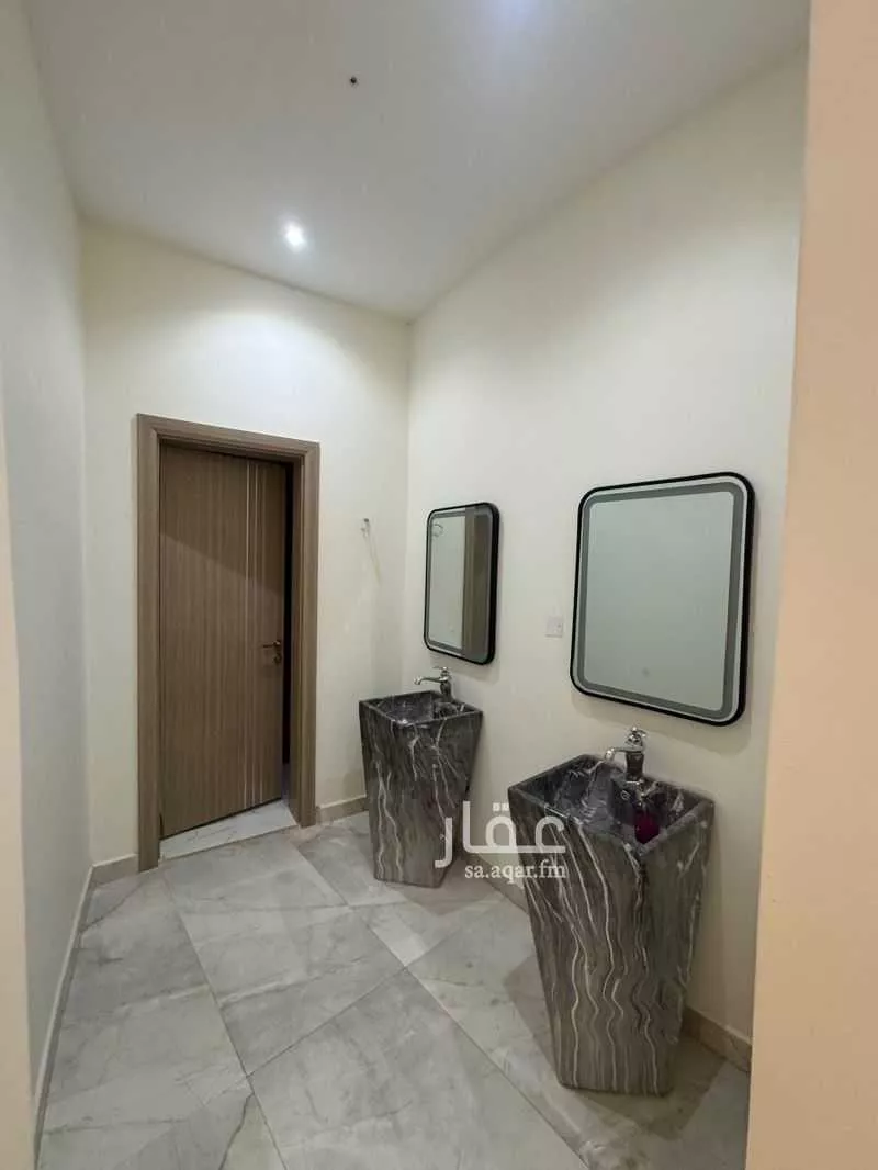 فيلا 7 غرف في العارض 3