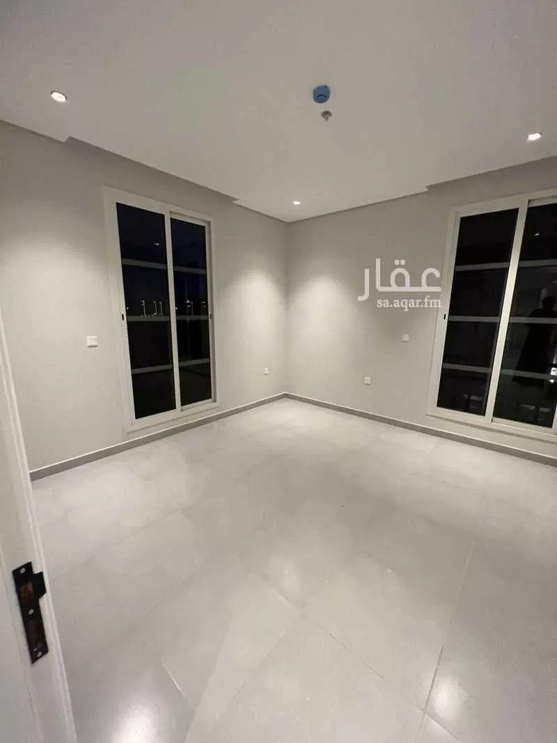 شقة 3 غرف في الملقا 4