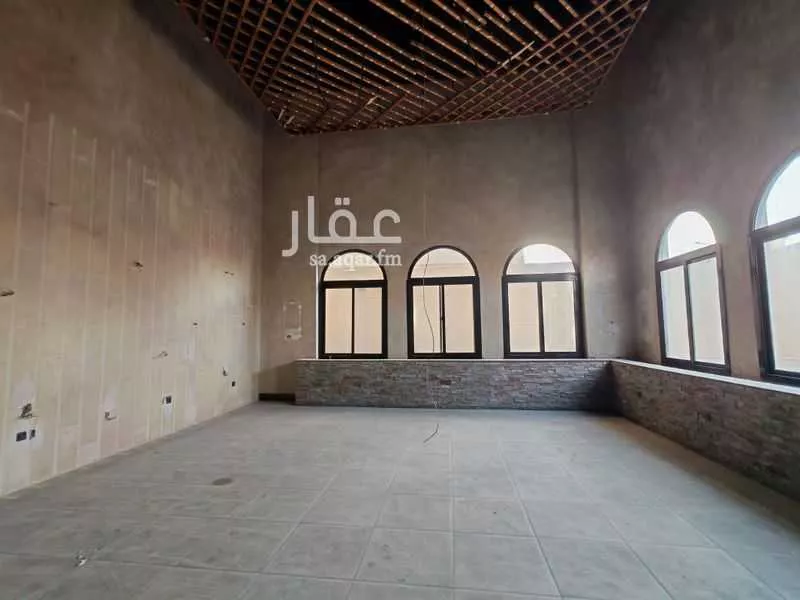 محل 1500 م² في الربيع 2