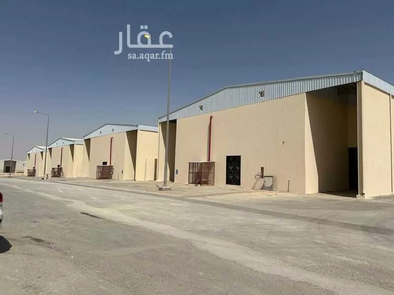 مستودع 1132 م² في النظيم 2