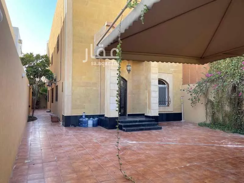 فيلا 5 غرف في طيبة 1