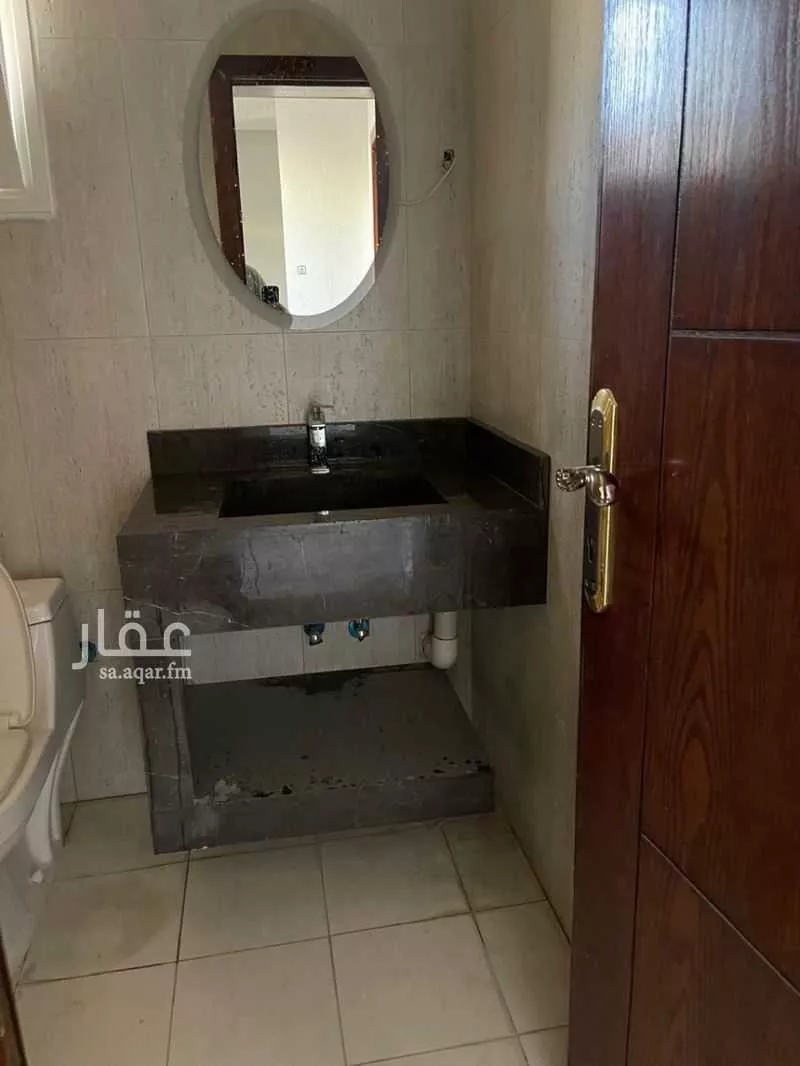 فيلا 5 غرف في طيبة 3