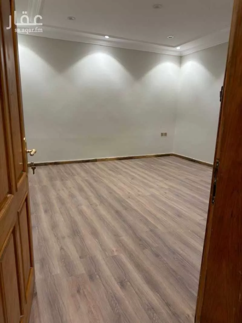 شقة 6 غرف في الرويس 1