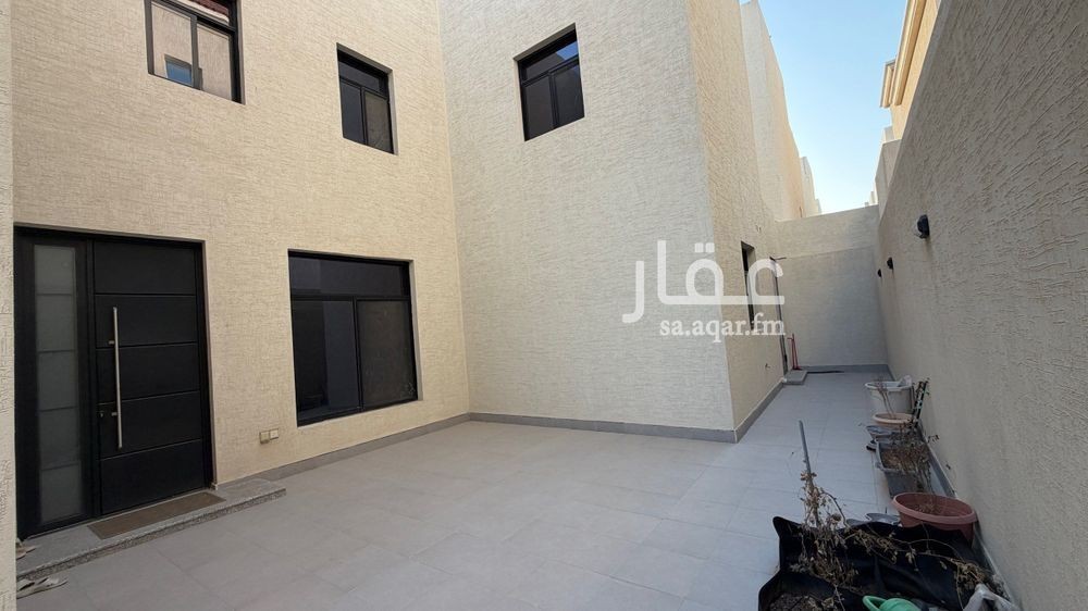5 bedroom villa in Ash Shulah, Eastern Province 10