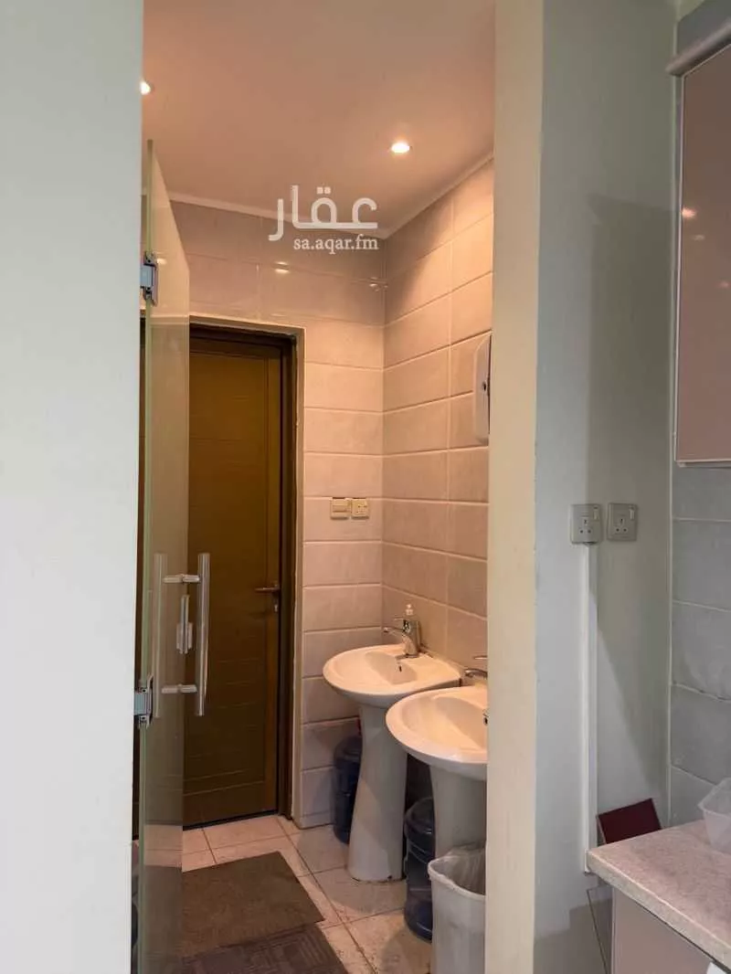 مكتب 960 م² في المرسلات 2