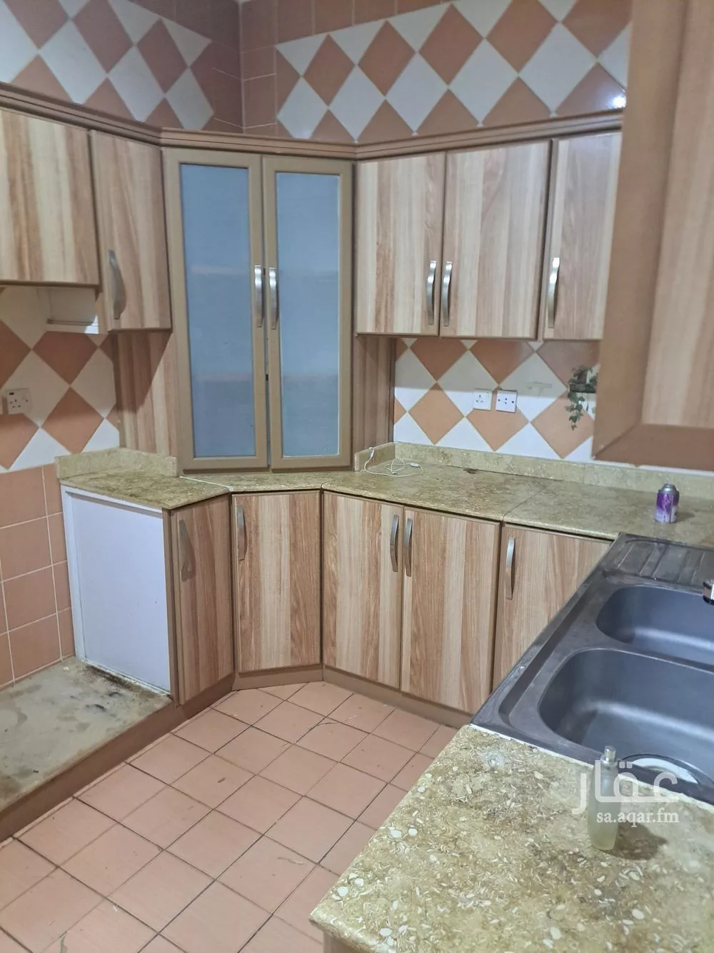 شقة 4 غرف في الحمراء 5