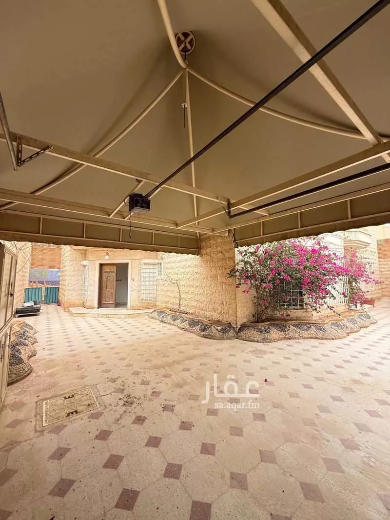 فيلا 5 غرف في الملك فهد 4