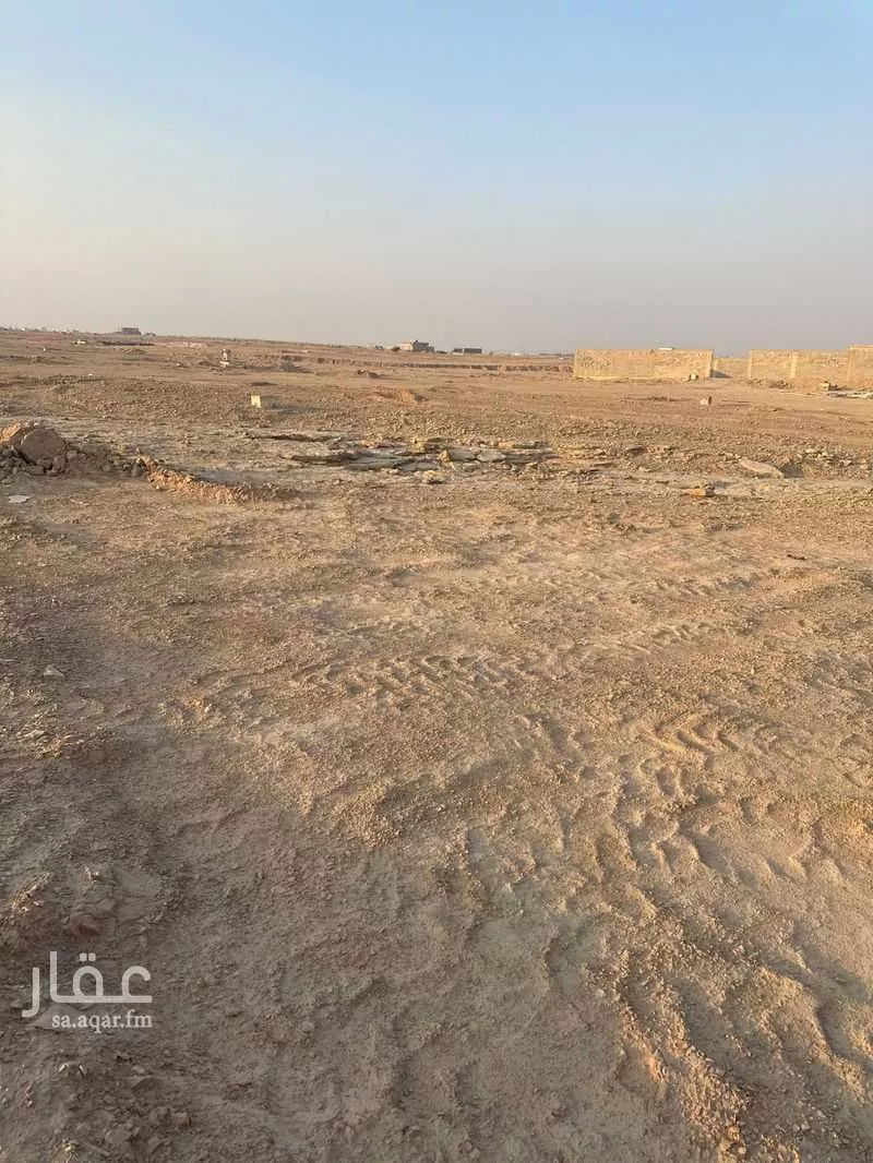 أرض 750 م² في عريض 4