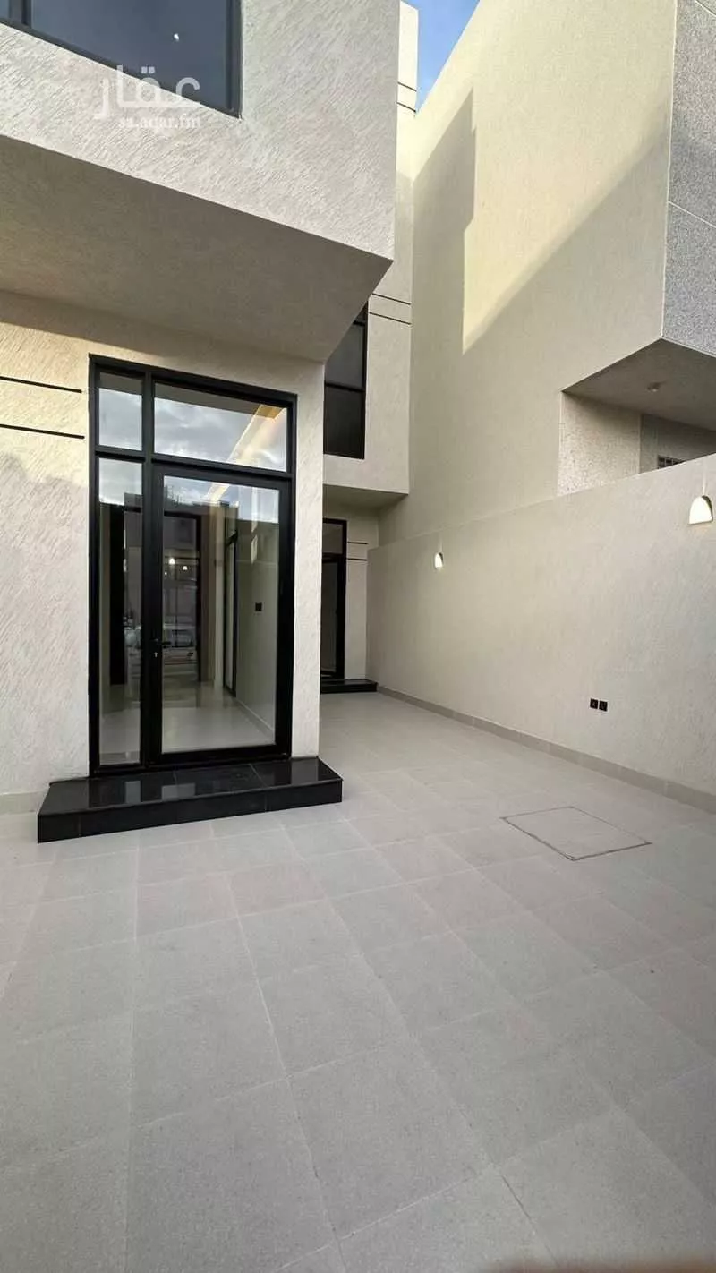 فيلا 5 غرف في الملك فهد 2