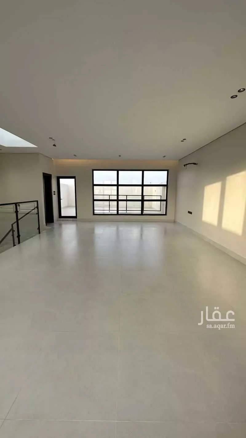 فيلا 5 غرف في الملك فهد 4