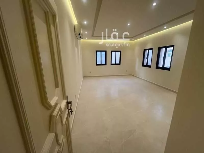 5 bedroom villa in Al Mutamarat, Riyadh 13