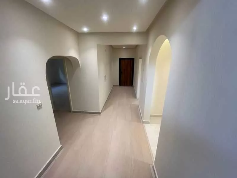 5 bedroom villa in Al Mutamarat, Riyadh 14