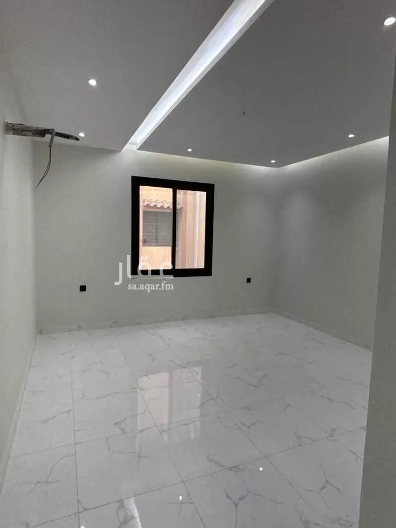 شقة 5 غرف في النزهة 4