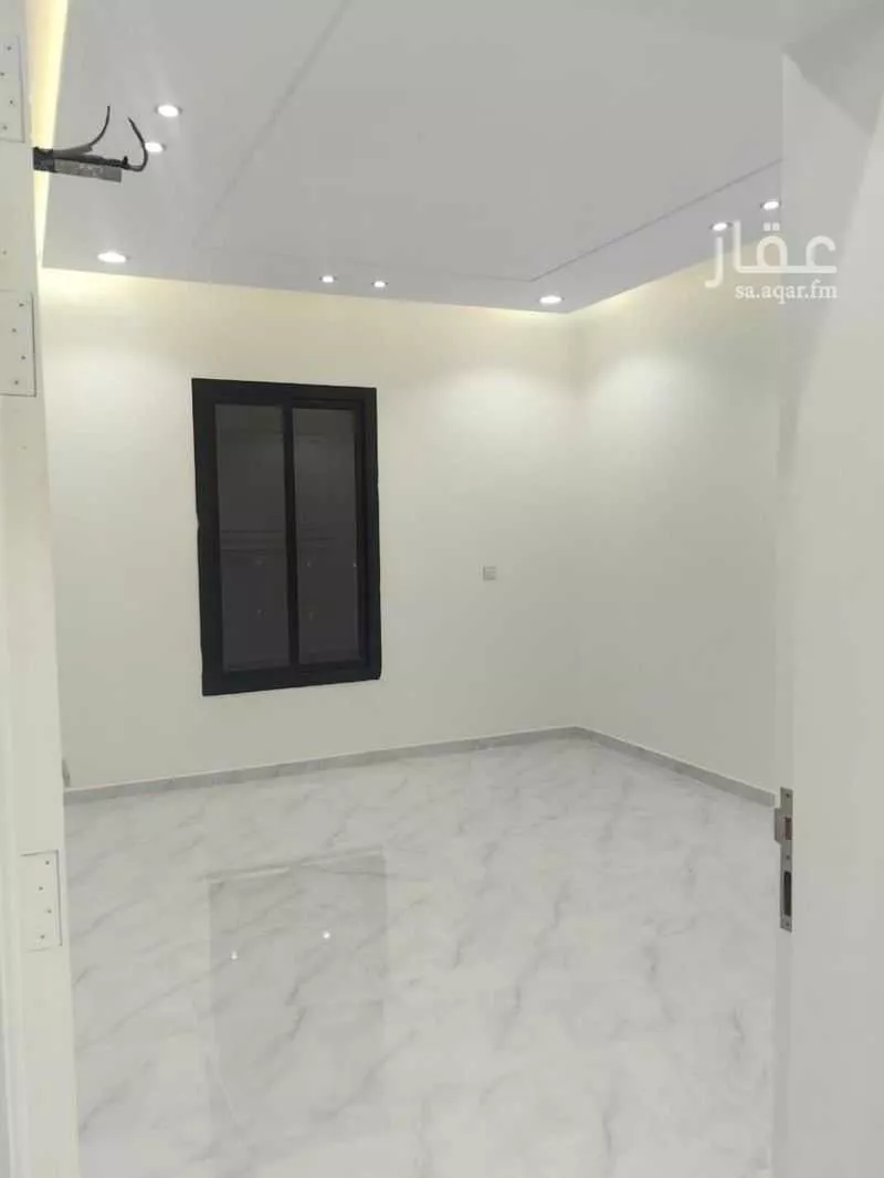 شقة 5 غرف في طيبة 4