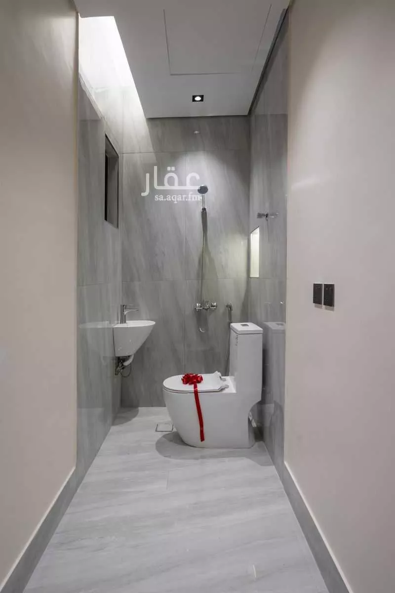 4 bedroom floor in Al Qairawan 3