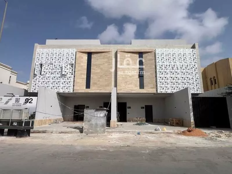 4 bedroom floor in Al Maseef 1