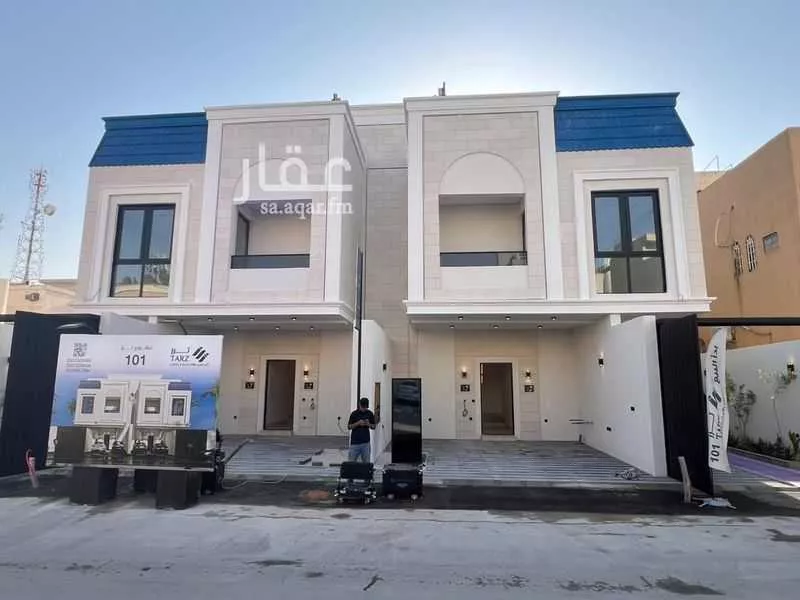3 bedroom floor in Al Maseef 1