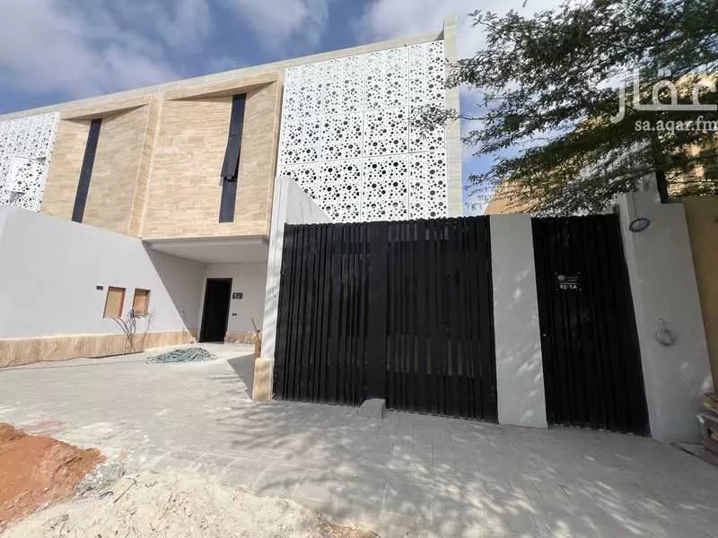 4 bedroom floor in Al Maseef 5