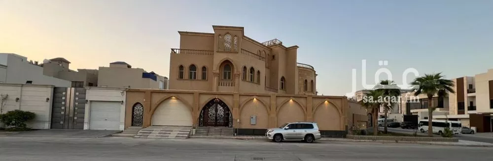 8 bedroom villa in Al Malqa 3