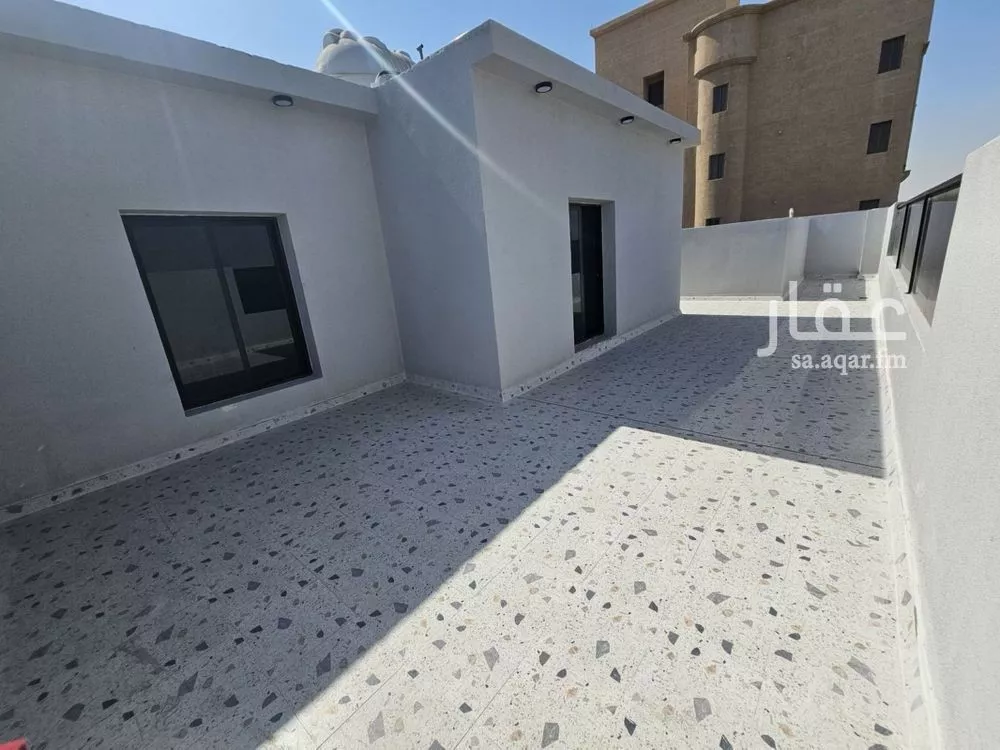 شقة 3 غرف في الحمرا 4