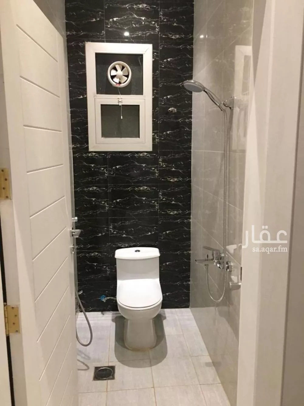 شقة 4 غرف في الملقا 3