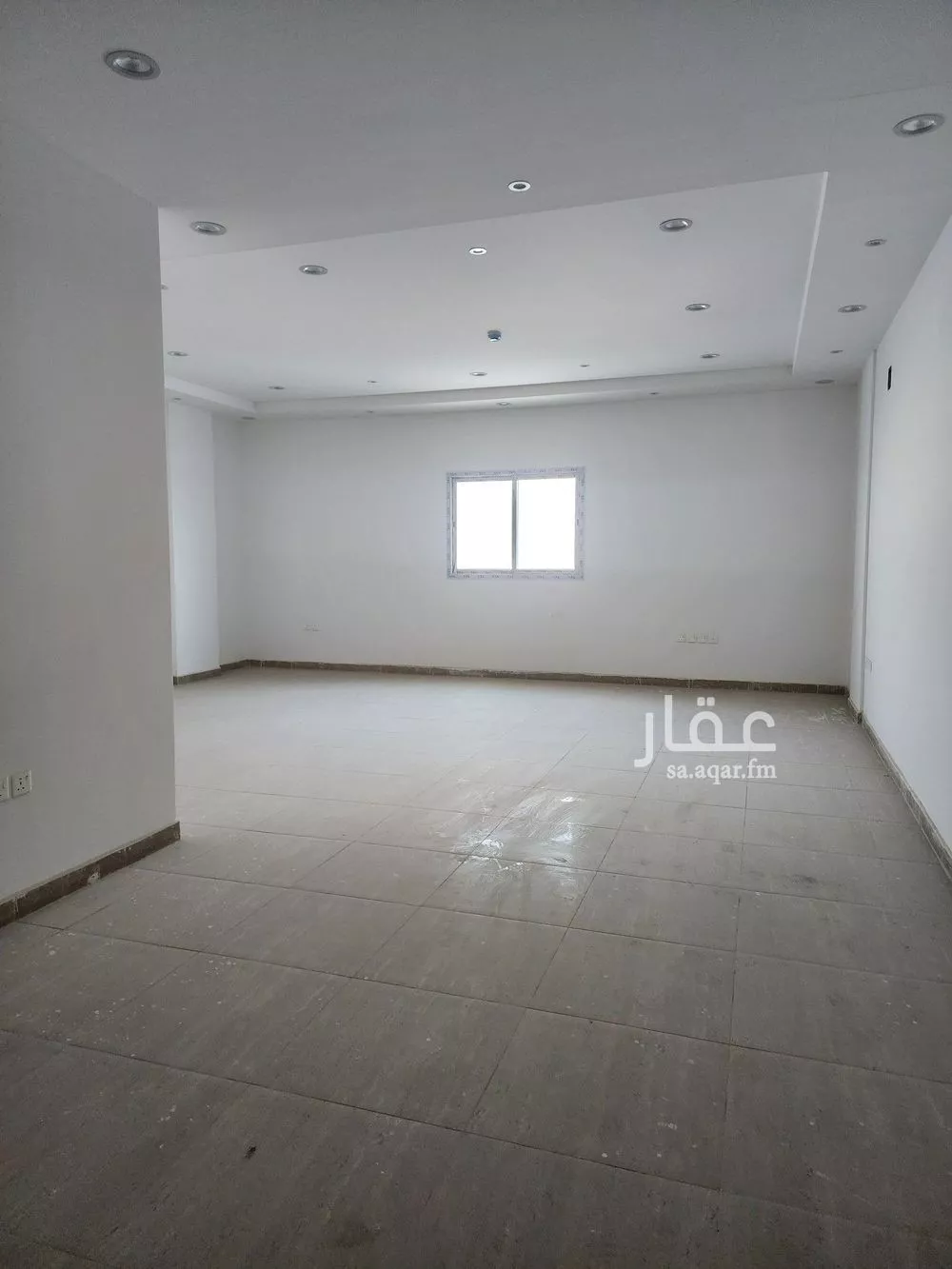 مكتب 1000 م² في النرجس 5