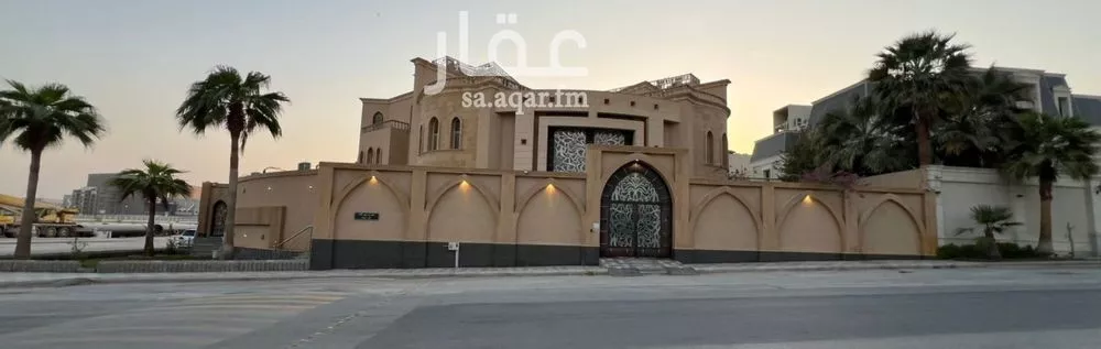 8 bedroom villa in Al Malqa 4