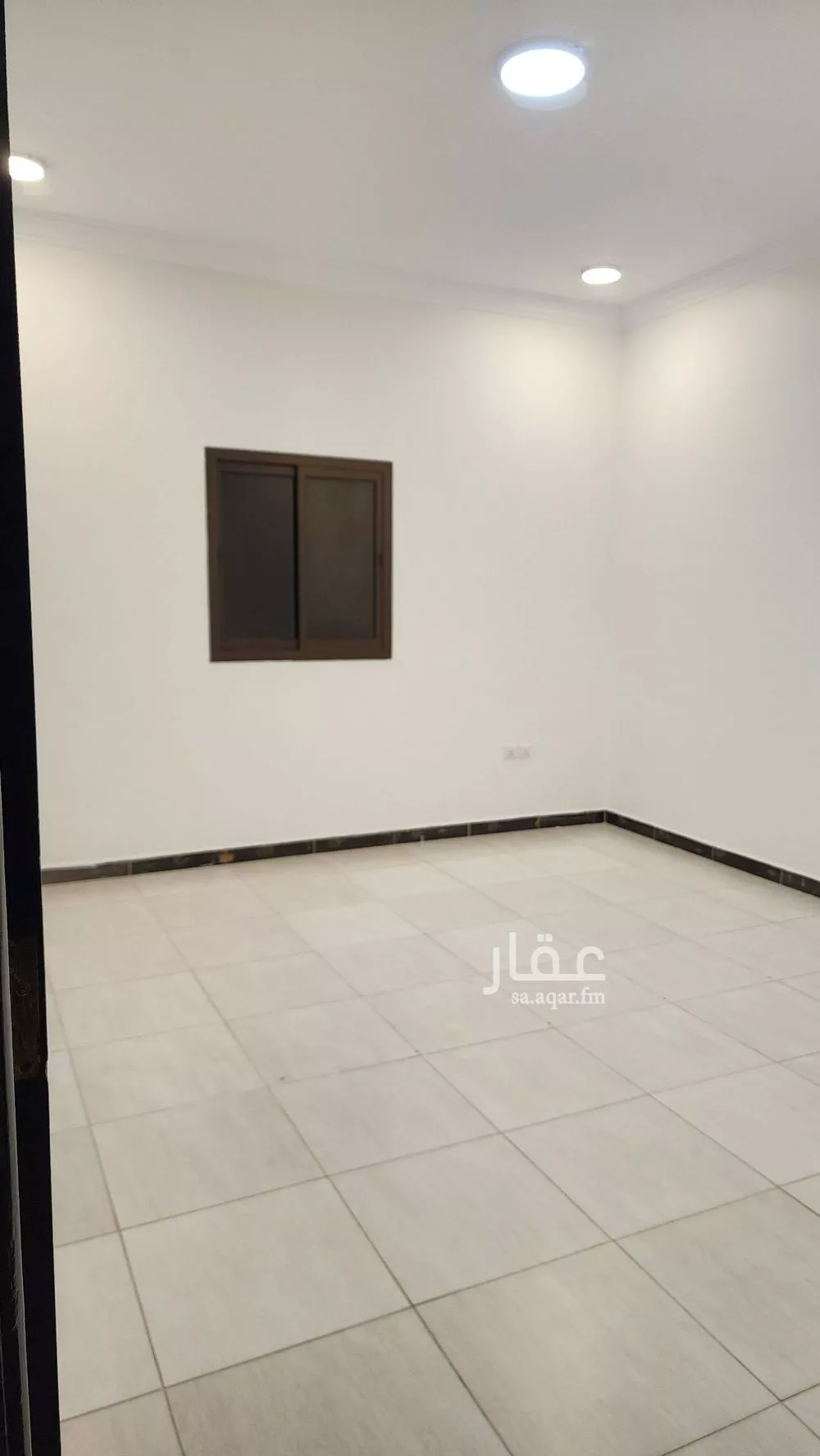 شقة 3 غرف في الملقا 4