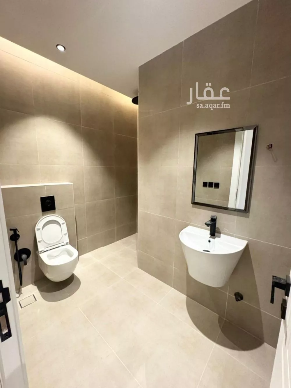 شقة 3 غرف في العارض 4