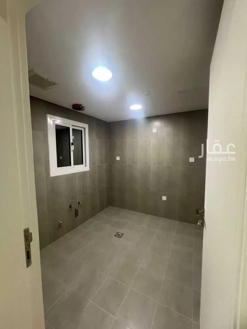 شقة 5 غرف في العزيزية 5