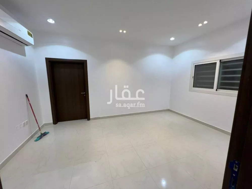 5 bedroom villa in Al Hamra 3