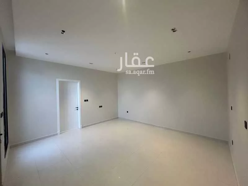 فيلا 6 غرف في العقيق 2