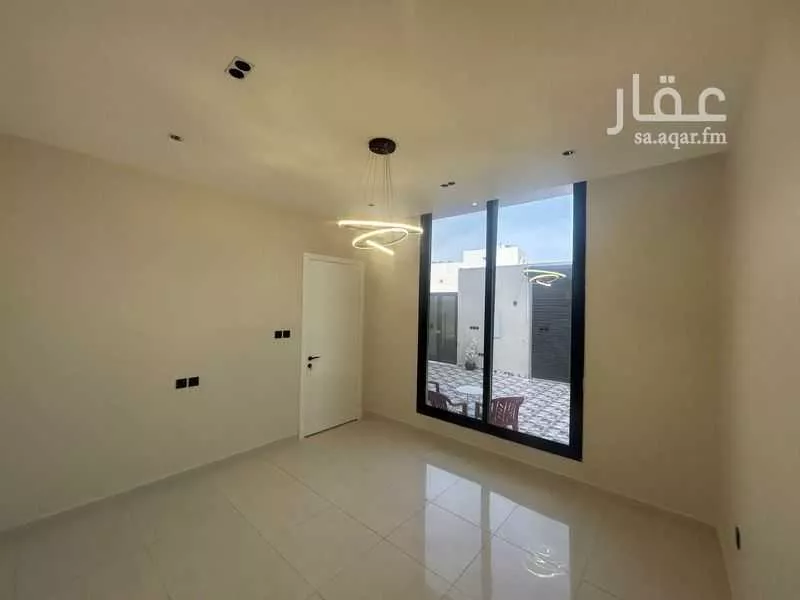 فيلا 6 غرف في العقيق 3