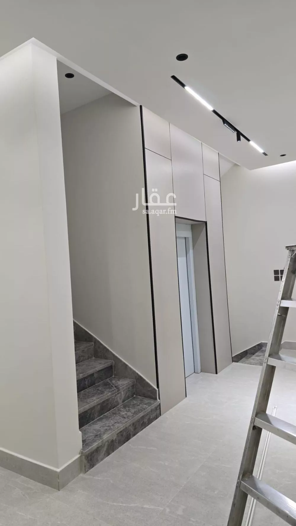 6 bedroom villa in Al Yarmouk 4