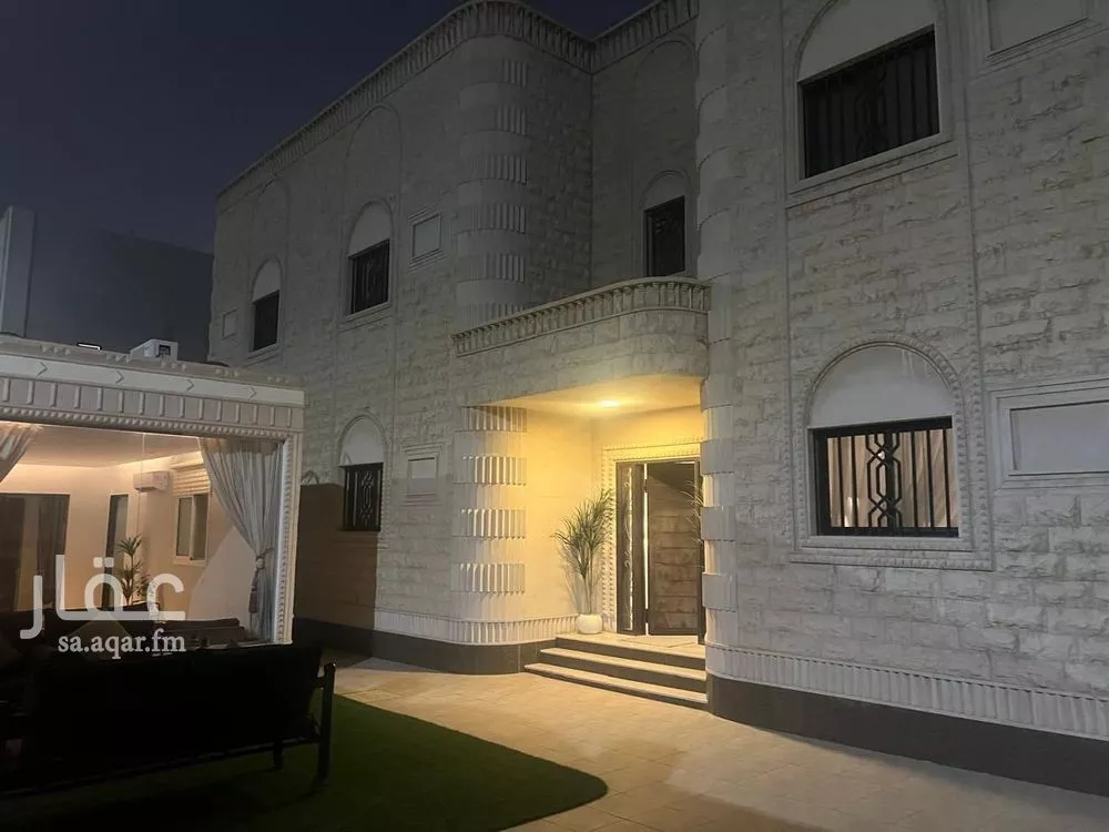 فيلا 8 غرف في الروضة 2