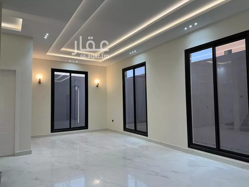 4 bedroom floor in Al Janadriyah 3