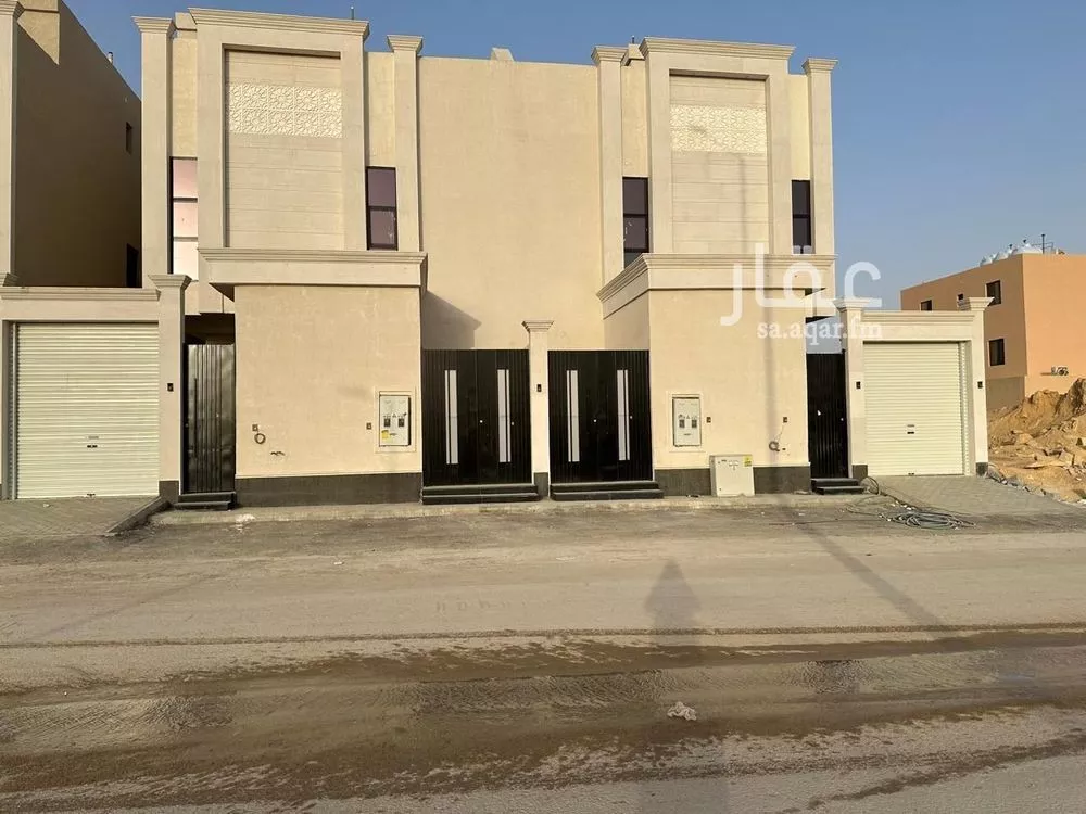 4 bedroom floor in Al Janadriyah 1