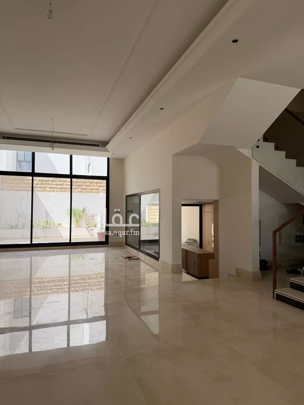 فيلا 5 غرف في النرجس 2