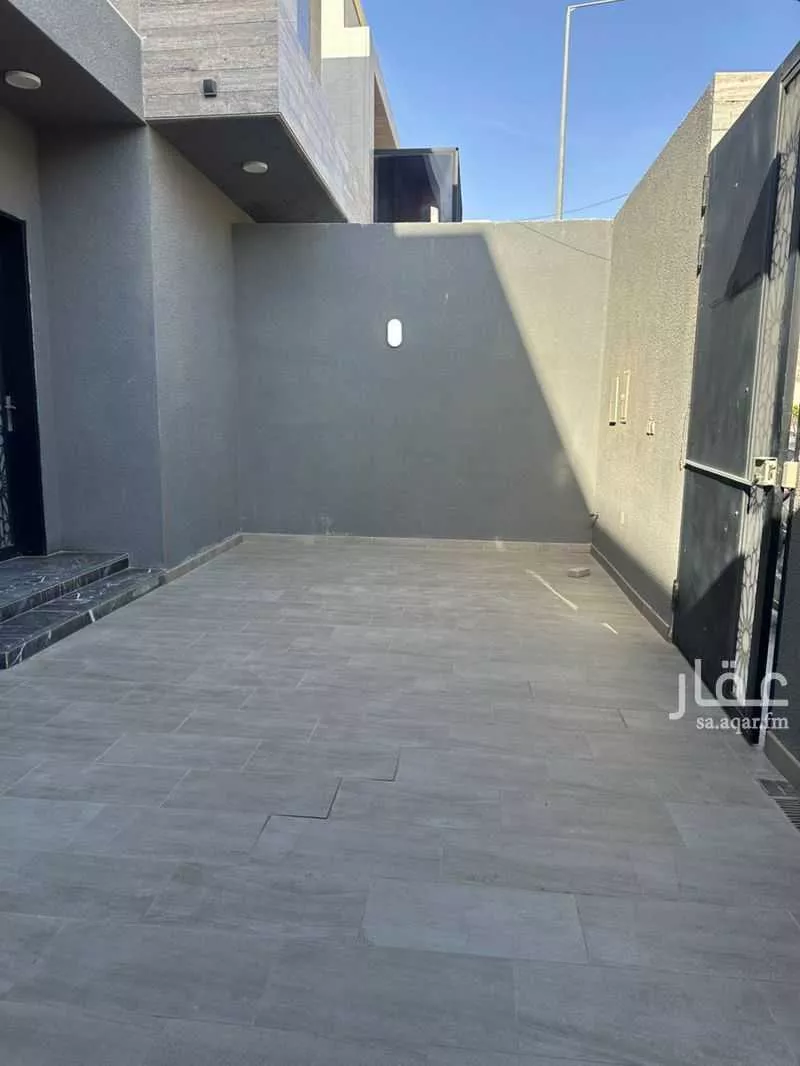 شقة 11 غرف في العارض 4