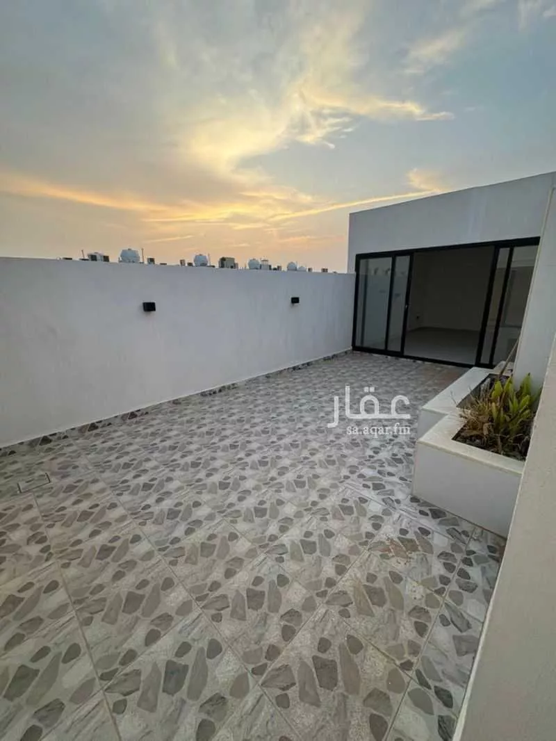 شقة 4 غرف في العارض 1