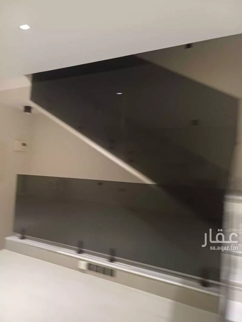 فيلا 4 غرف في العارض 3