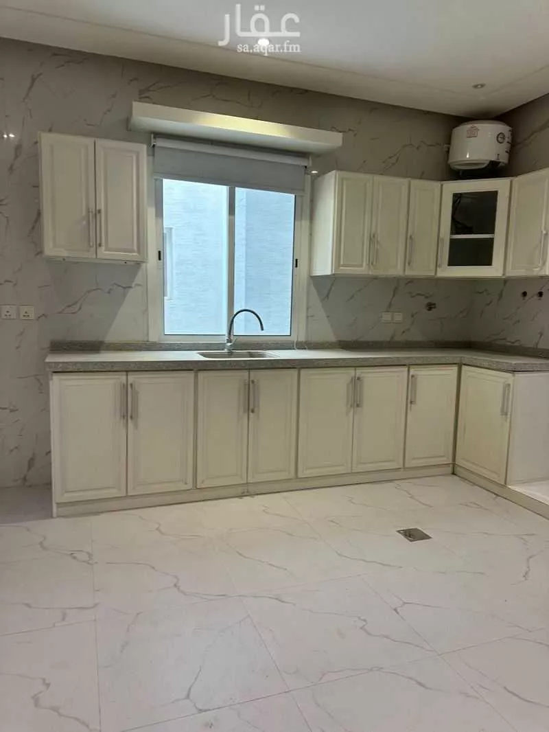 5 bedroom floor in Al Aridh 4