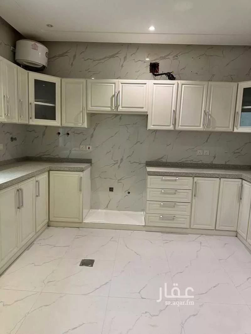5 bedroom floor in Al Aridh 5