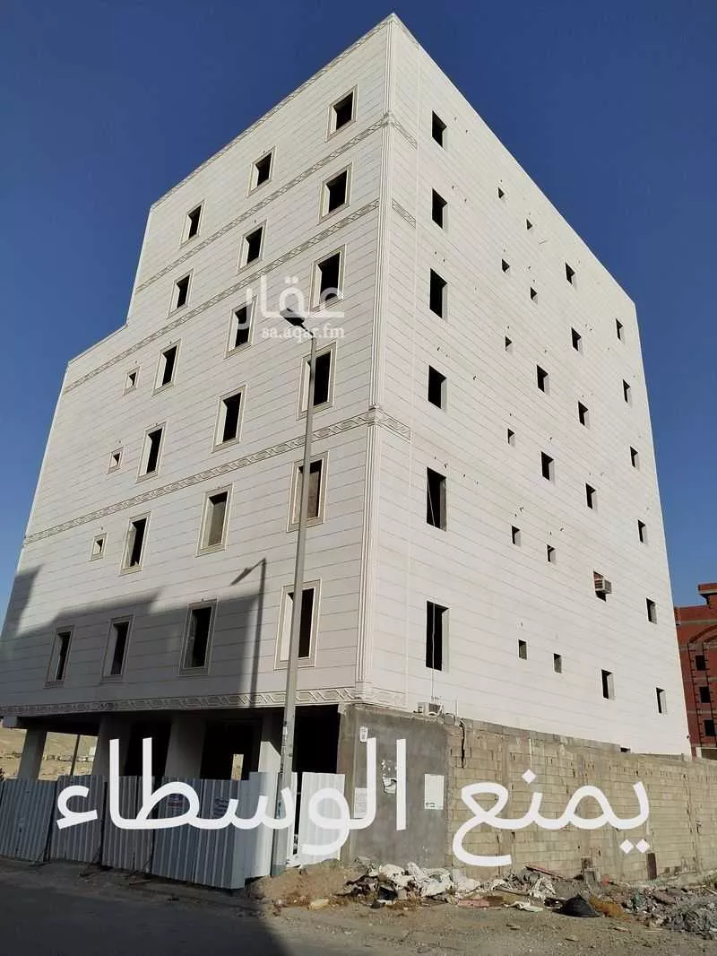 595 sqm building in Ar Rayan 2