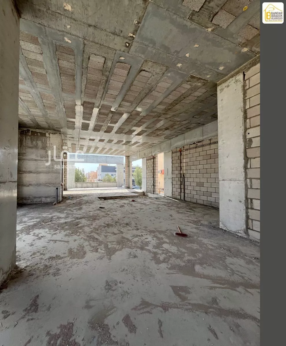 shop in Al Uraija Al Gharbiyah, Riyadh 15