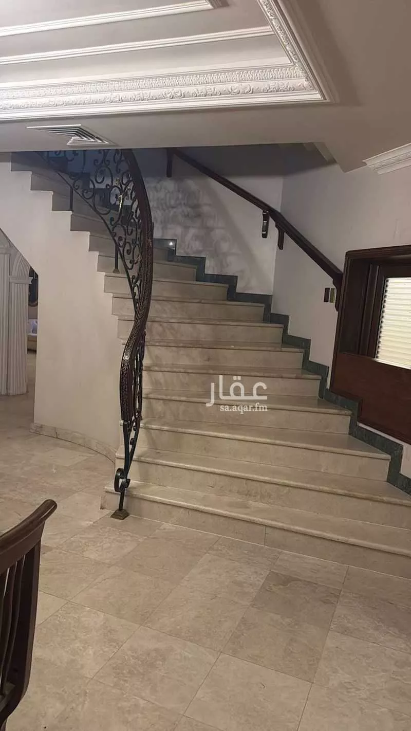 فيلا 8 غرف في العقربية 3